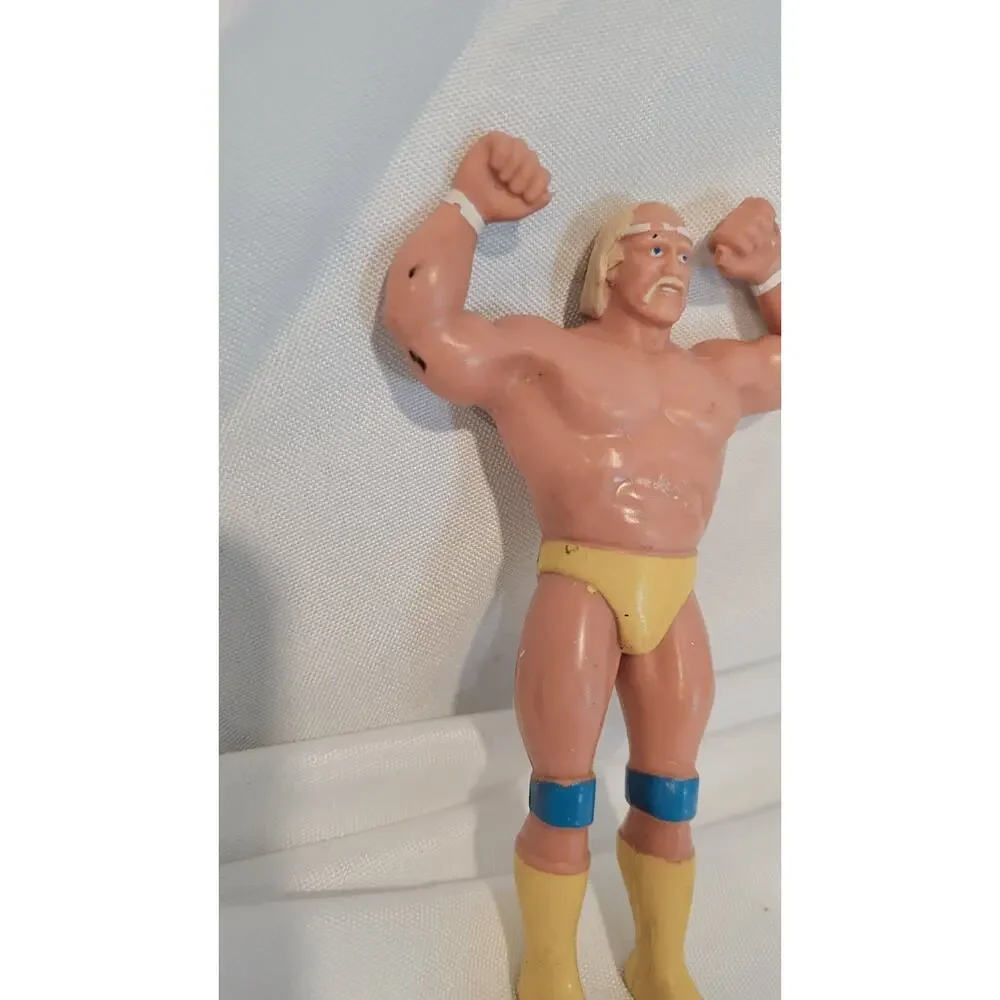 Vintage Hulk Hogan Wrestling Action Figure Yellow Blue WWF WWE Figure